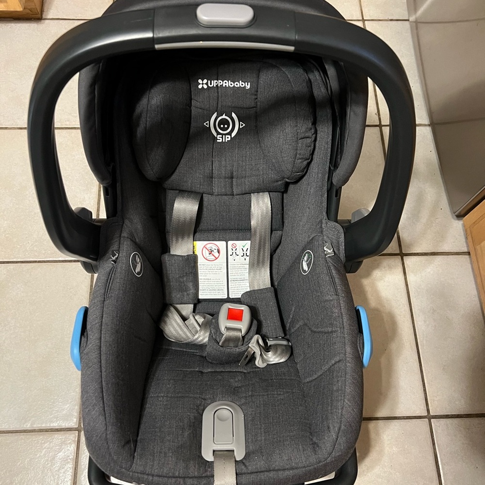 Uppababy infant car seat - expires 2027